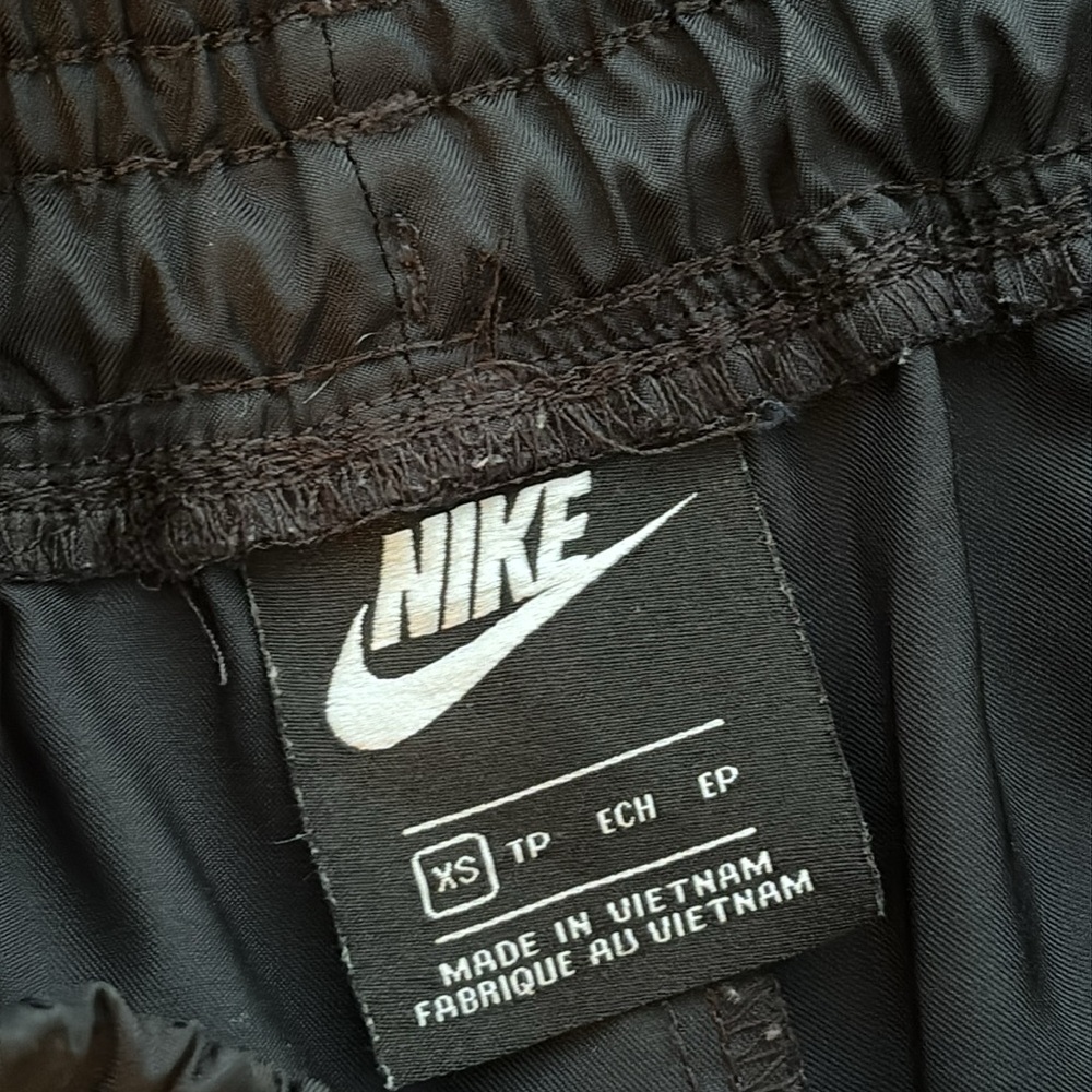 NIKE HIGH RISE SWOOSH RUNNING SHORTS - Picture 7 of 11